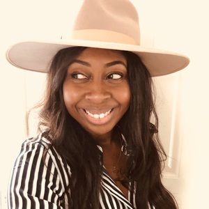 Meet your Posher, Lloresa